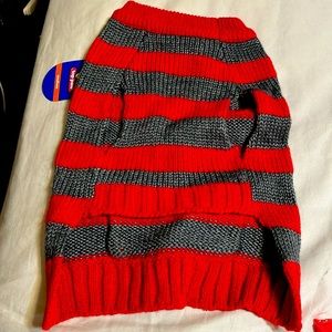 New tagged dot sweater. Cute with front pockets. Keep you fur baby warm.